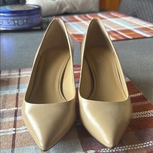 Michael Michael Kors Flex kitten pump